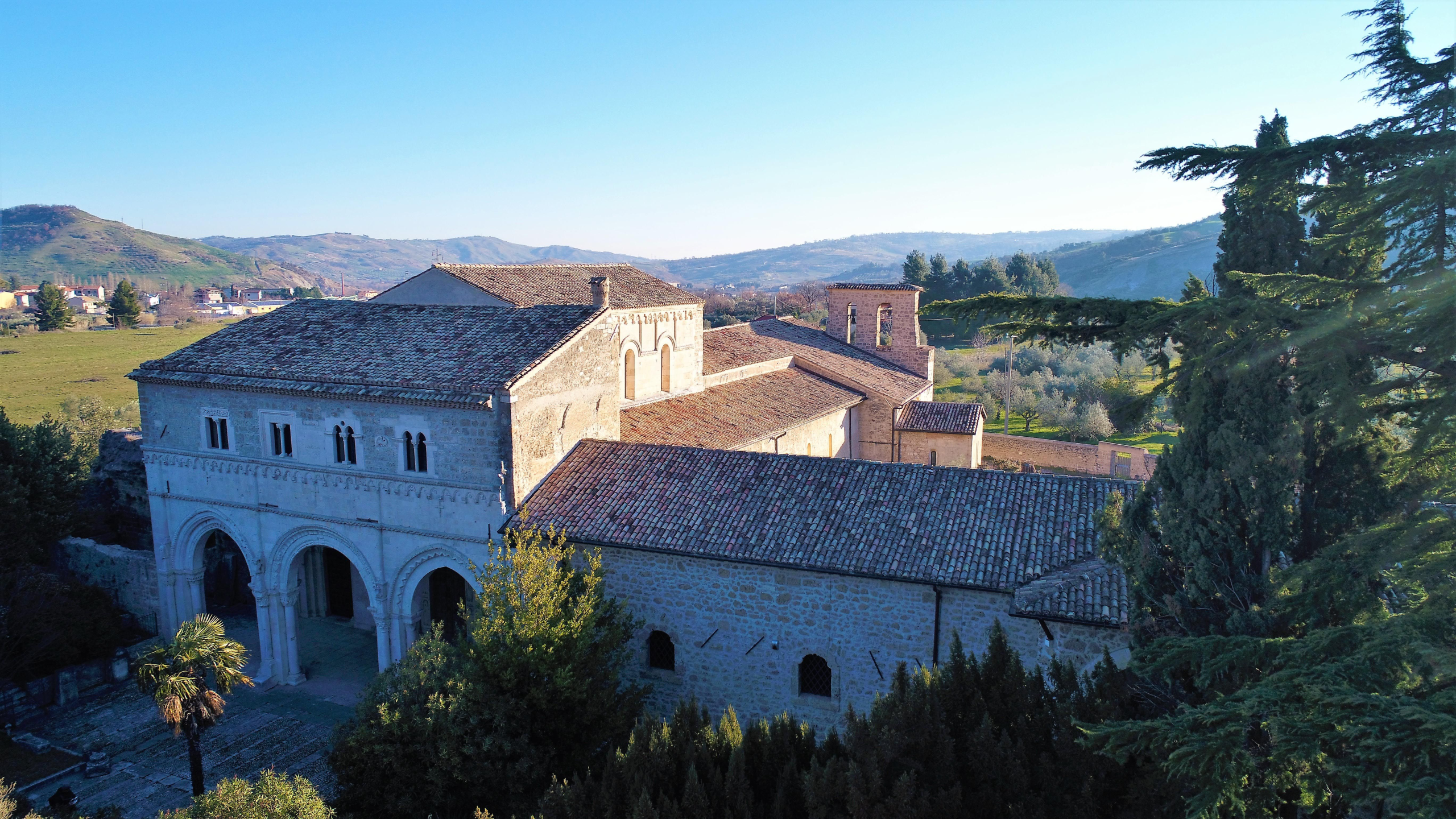 abbey of san clemente a casauria.webp