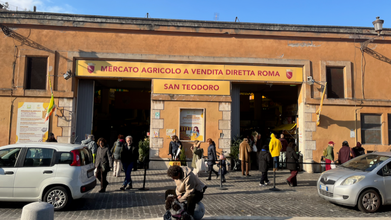 mercato roma wide.webp